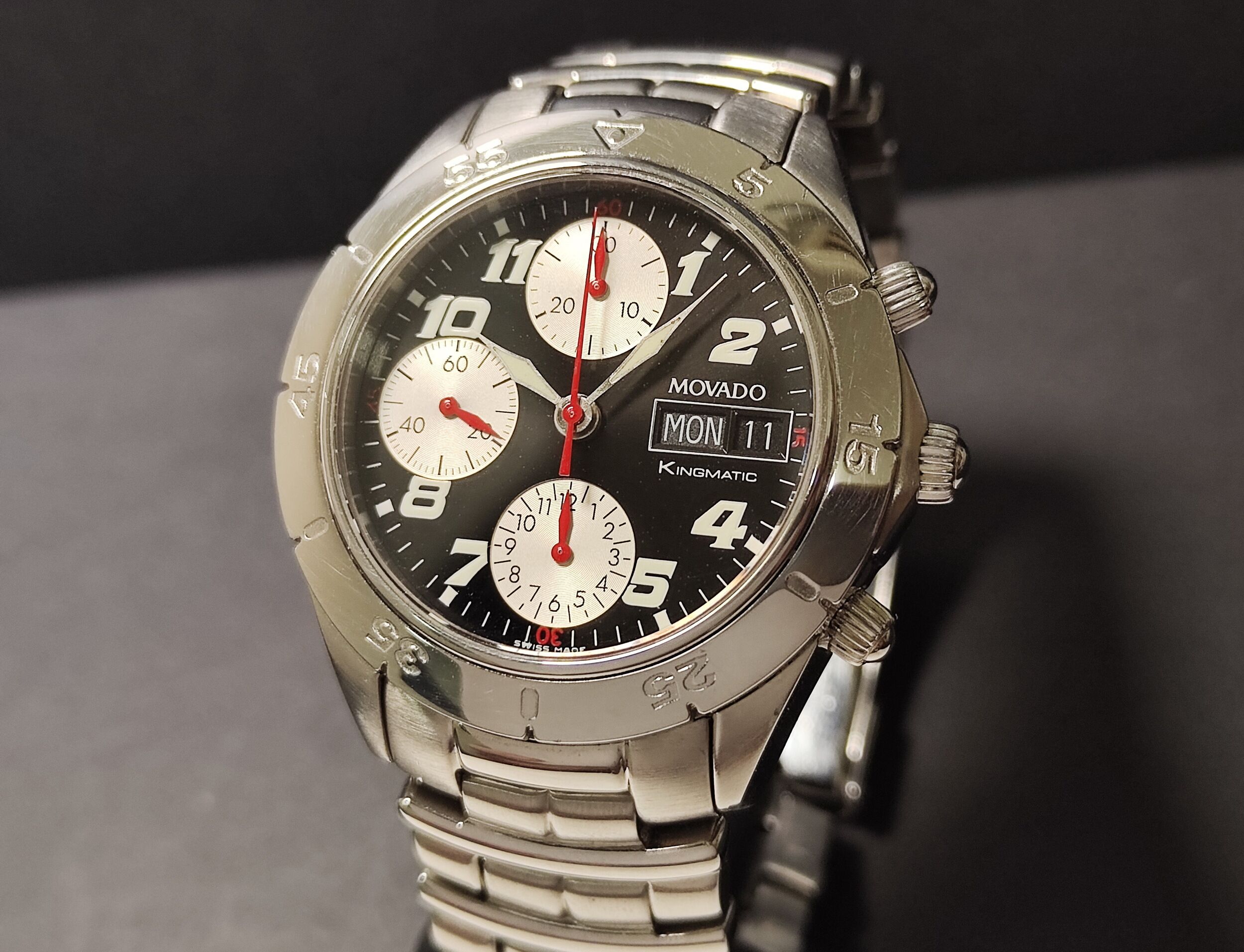 摩凡陀 MOVADO 熊貓面盤 小年曆 錶徑39mm 自動上鍊  計時功能 7750機芯 2