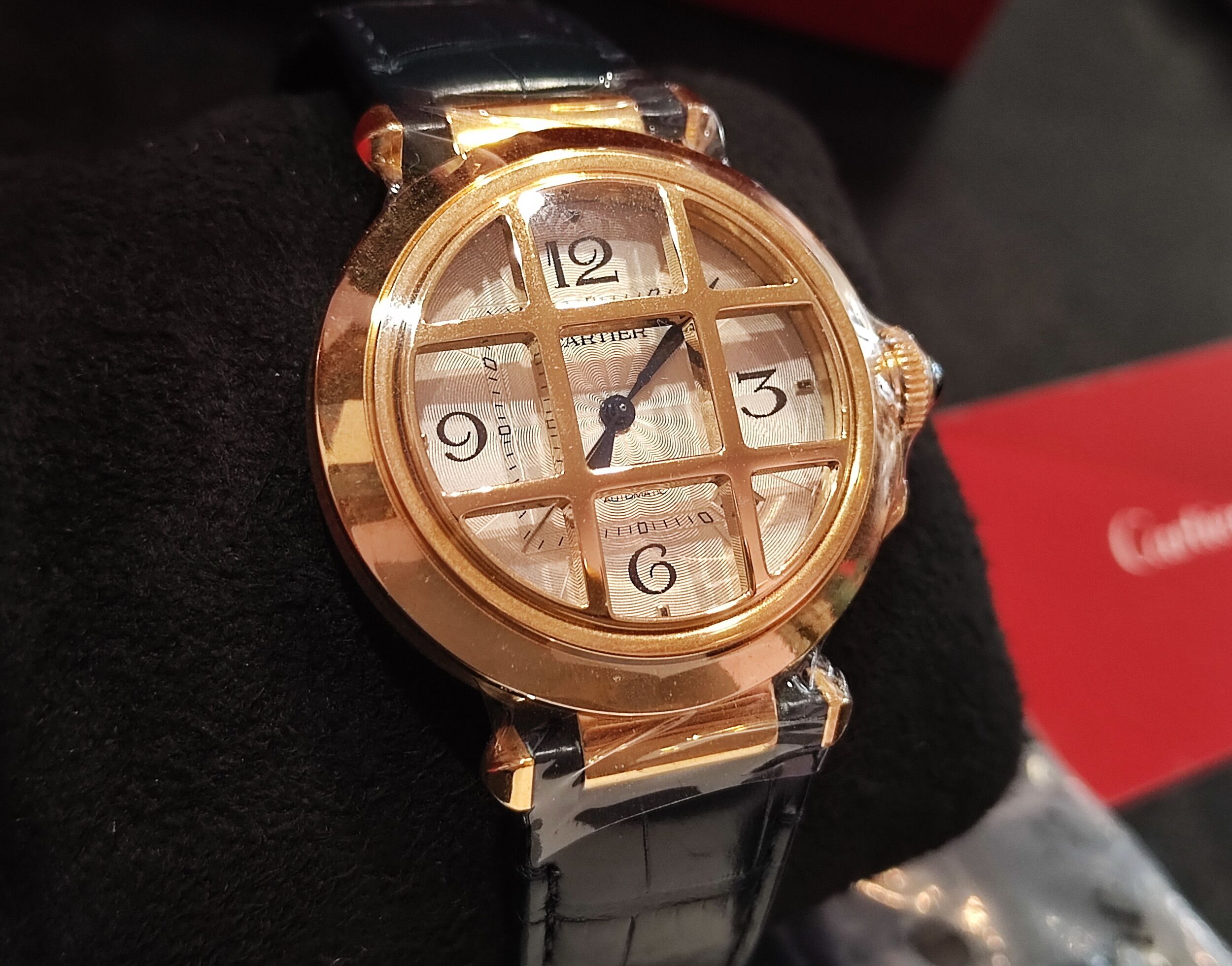 卡地亞 CARTIER 全新 PASHA 黃K金錶殼 大錶徑41mm 自動上鍊 可拆式井字格柵~原廠盒單 2024 3