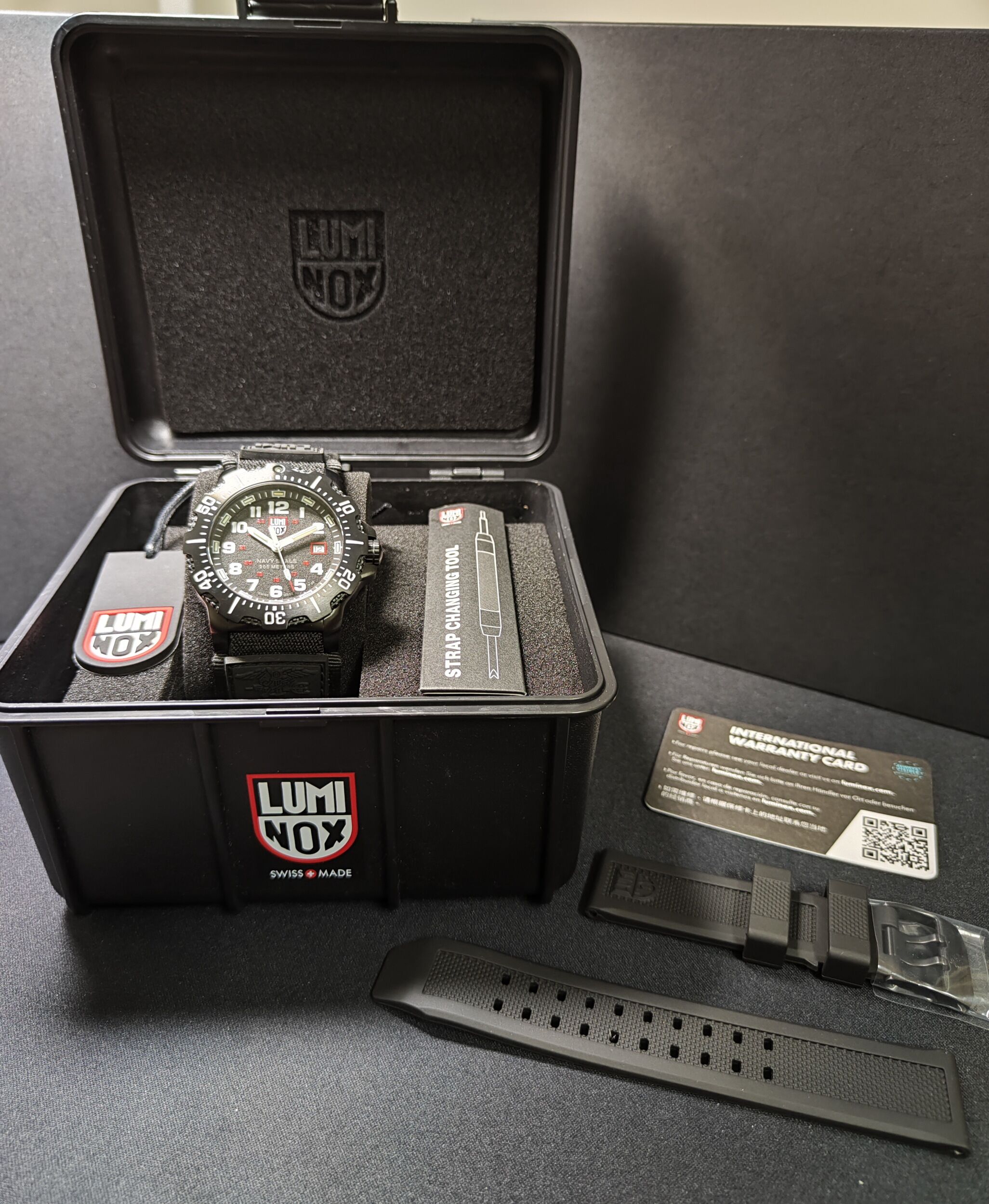 雷明時 Luminox 全新 Navy SEAL 海豹部隊 聯名款 大錶徑46mm 石英機芯 軍錶~原廠盒單 2025 8
