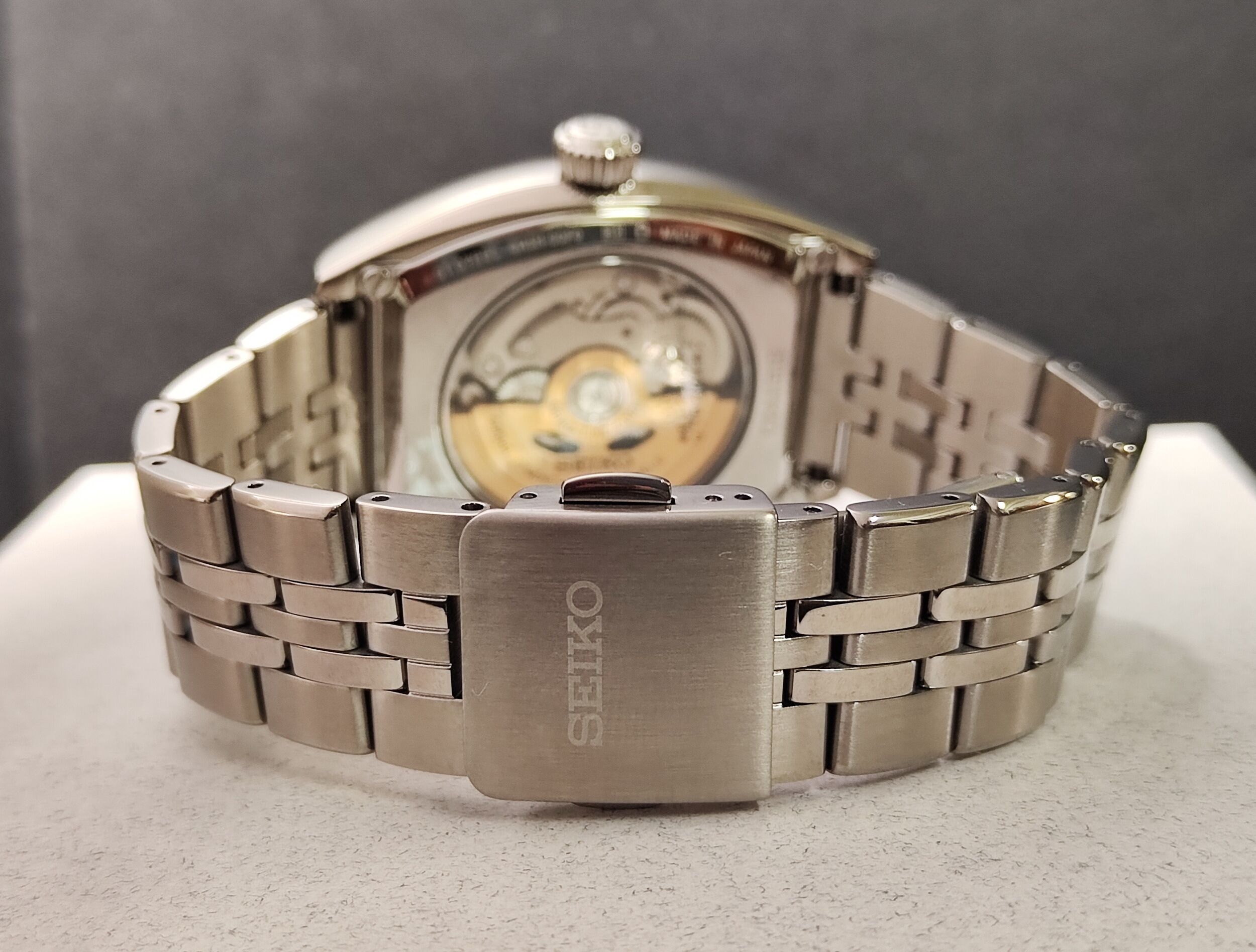 精工 SEIKO 最新款SPB537 白色琺瑯面盤 酒桶型錶殼 自動上鍊 3日動能 羅馬數字~原廠盒單 2026AD 6