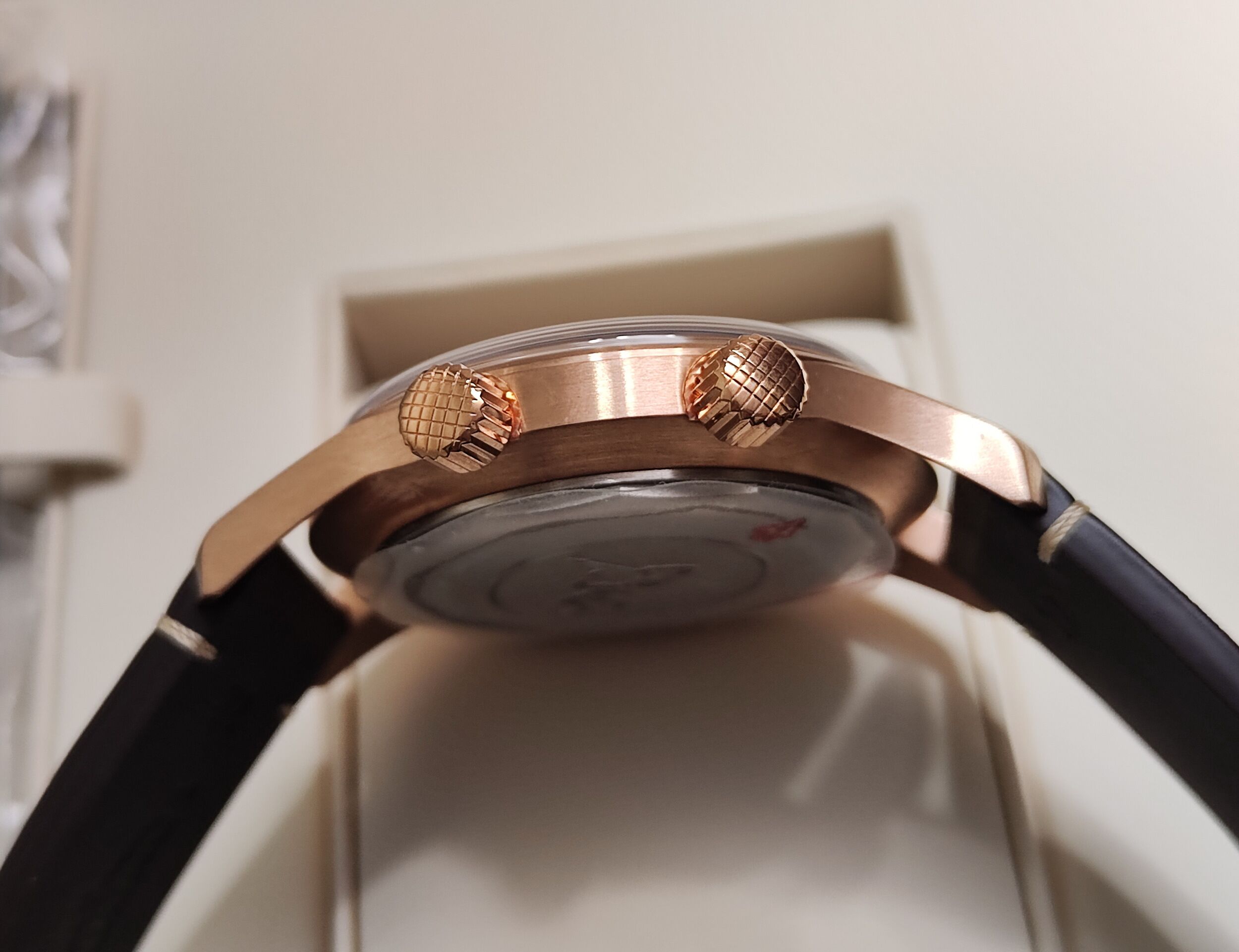 浪琴 全新 Legend Diver 青銅錶殼 漸層綠色面盤 大錶徑42mm 自動上鍊 BRONZE 煙燻綠~原廠盒單 2025AD 4