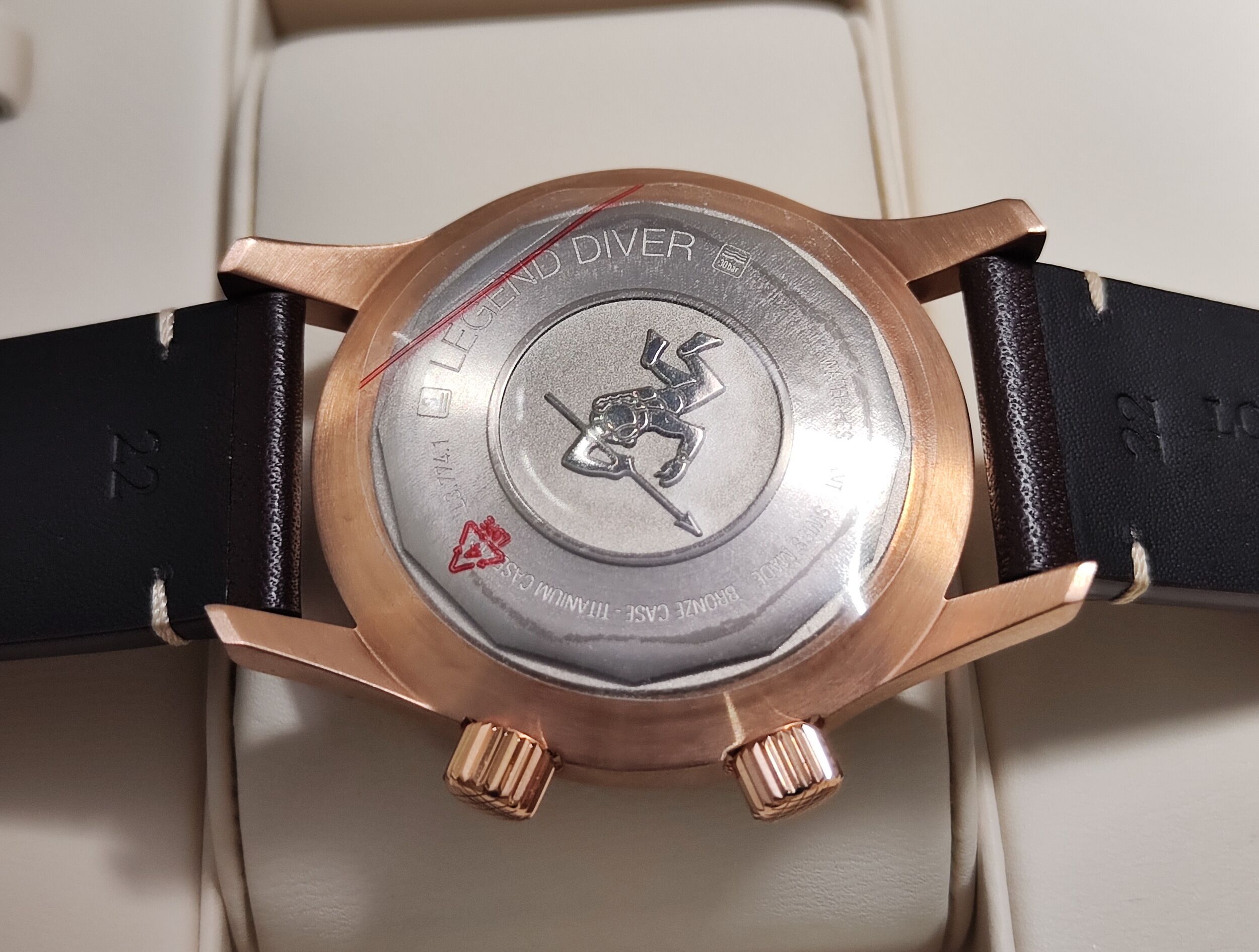 浪琴 全新 Legend Diver 青銅錶殼 漸層綠色面盤 大錶徑42mm 自動上鍊 BRONZE 煙燻綠~原廠盒單 2025AD 5