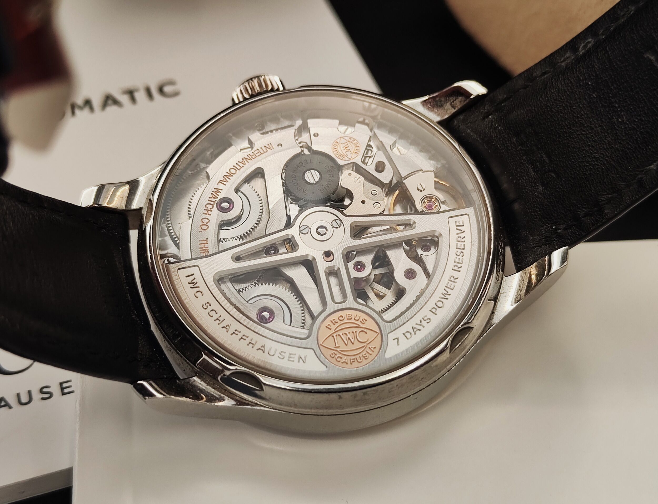 萬國 IWC 葡萄牙 七日鍊 大錶徑42mm 白色面盤 藍色錶圈 自動上鍊 動能顯示~原廠盒單 2025 5