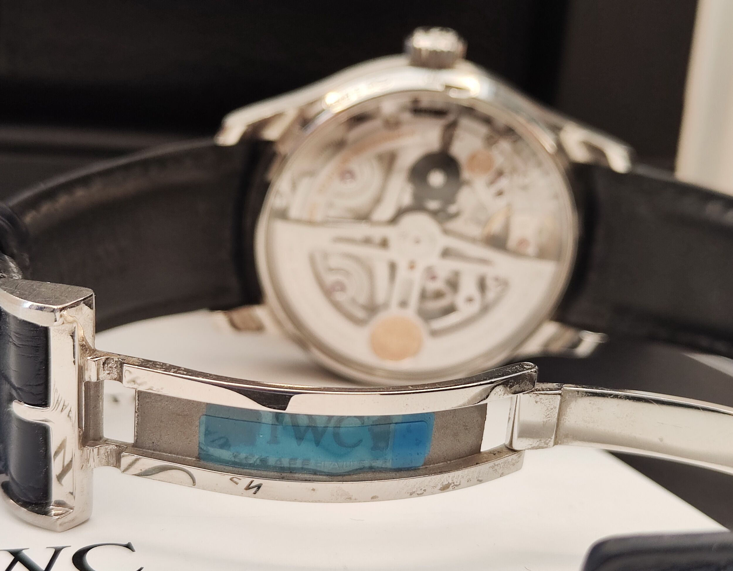 萬國 IWC 葡萄牙 七日鍊 大錶徑42mm 白色面盤 藍色錶圈 自動上鍊 動能顯示~原廠盒單 2025 6