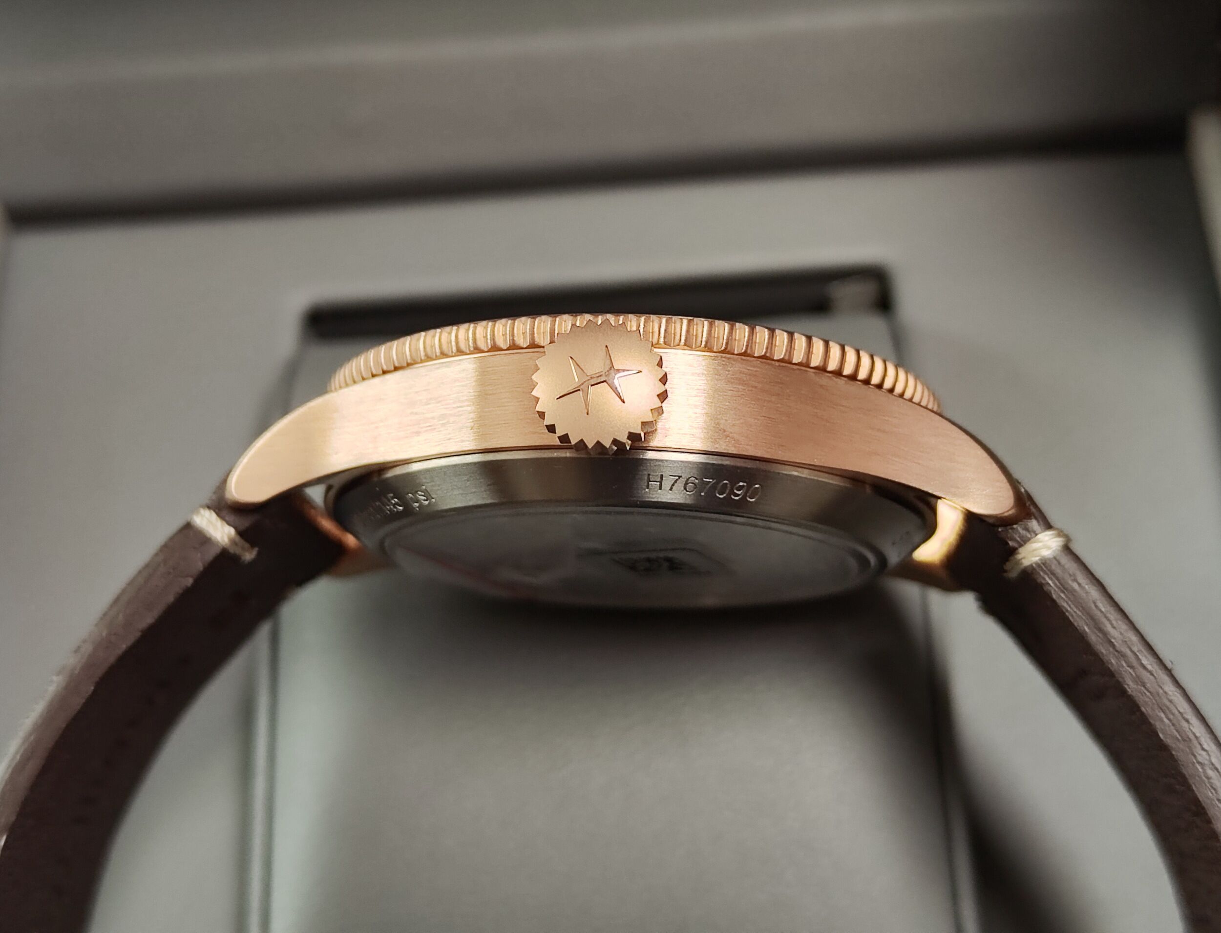 漢米爾頓 全新 卡其航空 Pioneer 青銅錶殼 大錶徑43mm 手動上鍊 BRONZE~原廠盒單 2026AD 3