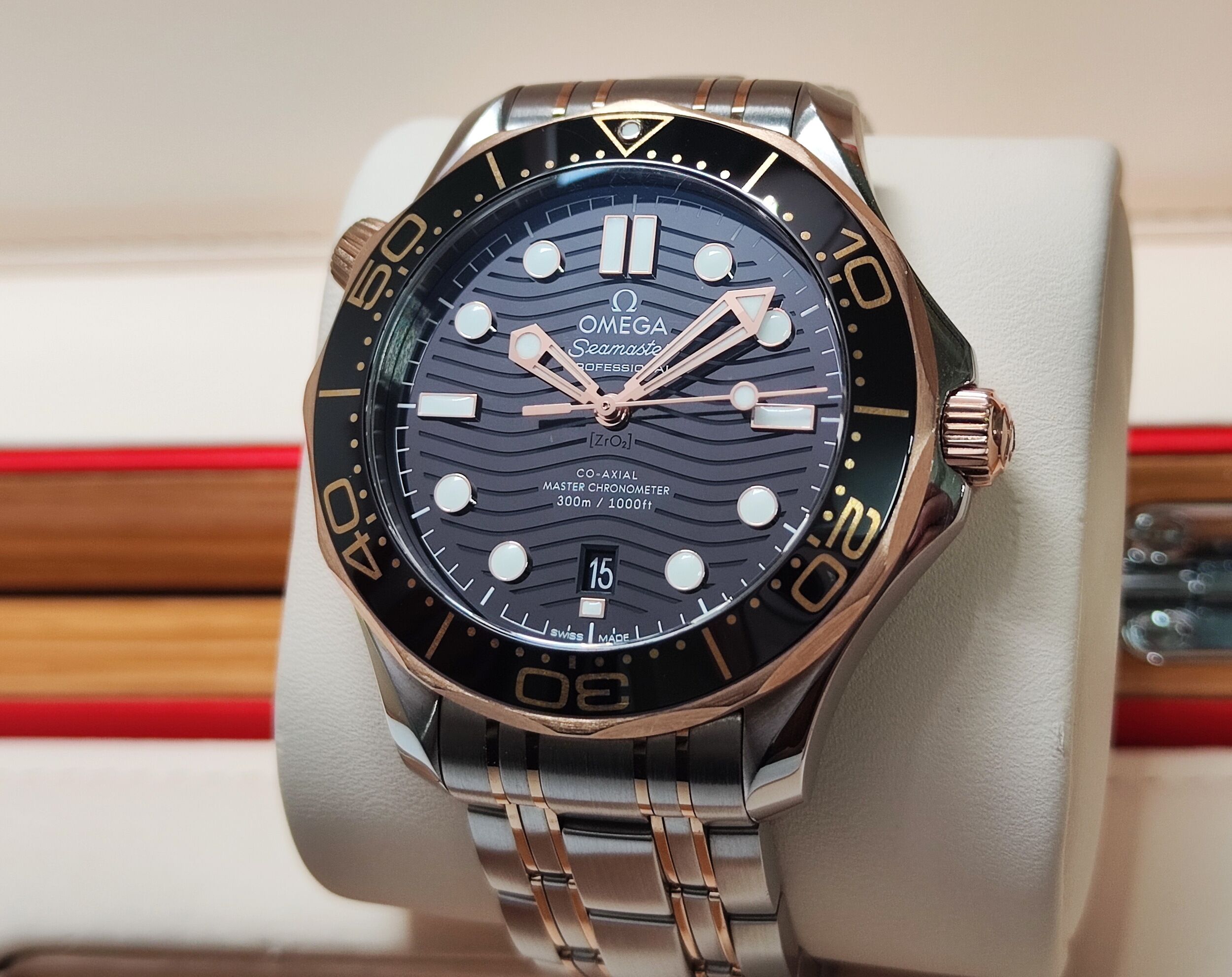 OMEGA 最新款 半玫瑰金 大海馬 大錶徑42mm 黑色陶瓷圈 大黑馬 原廠半金鍊帶~原廠盒單 2020 3