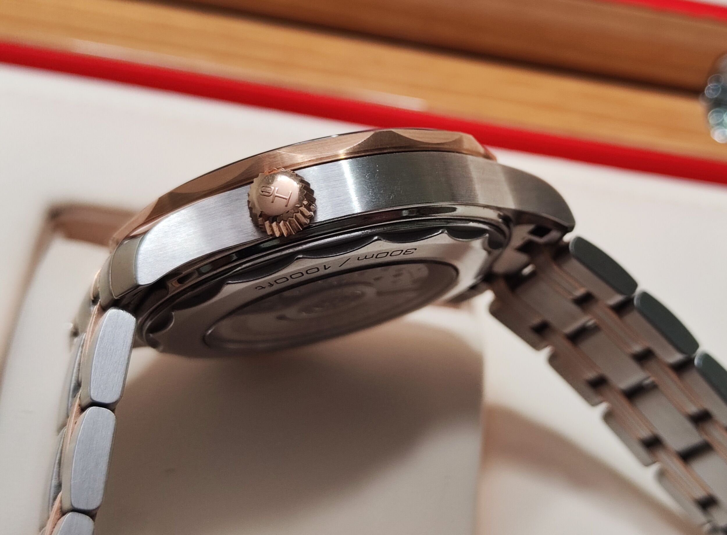 OMEGA 最新款 半玫瑰金 大海馬 大錶徑42mm 黑色陶瓷圈 大黑馬 原廠半金鍊帶~原廠盒單 2020 6