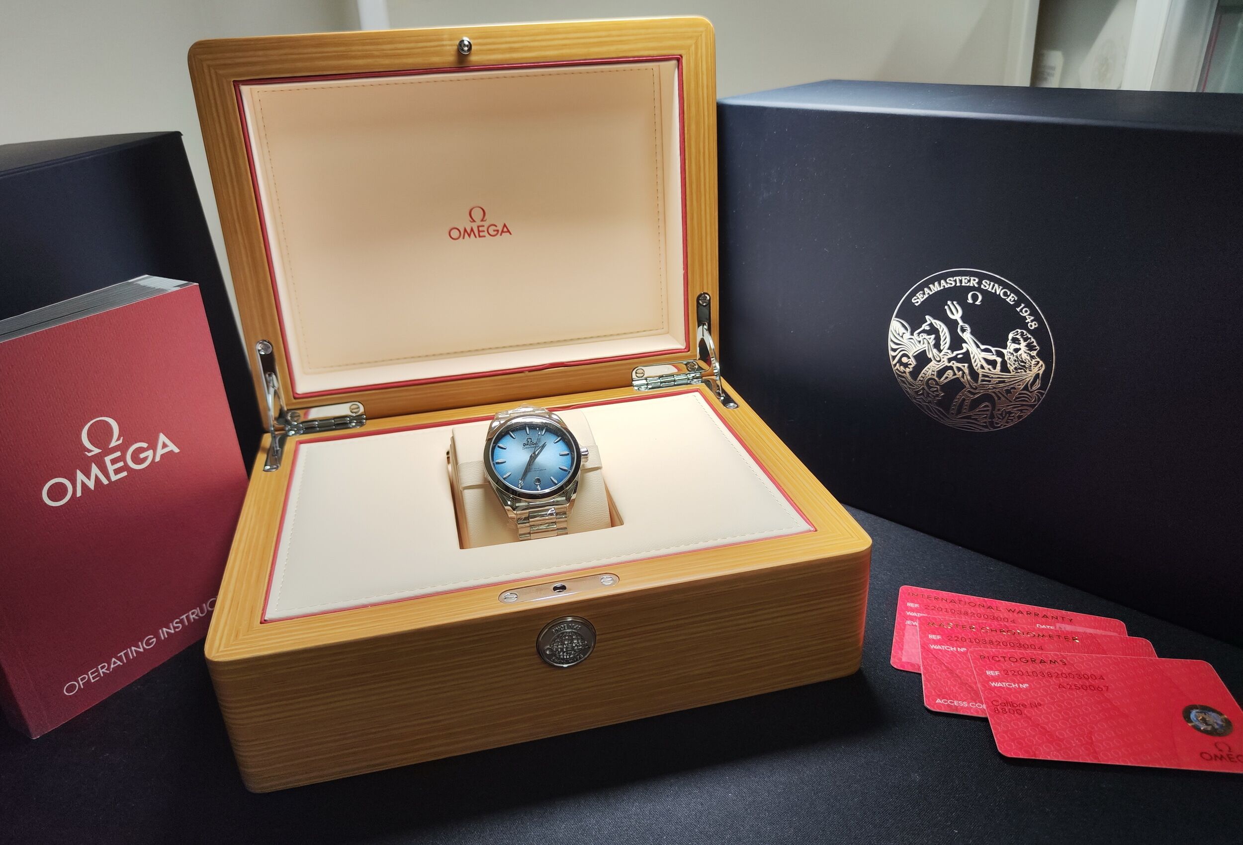 OMEGA 全新 海馬 Summer Blue 漸層藍色面盤 錶徑38mm 自動上鍊 AT150 高抗磁~原廠盒單 國內AD 9