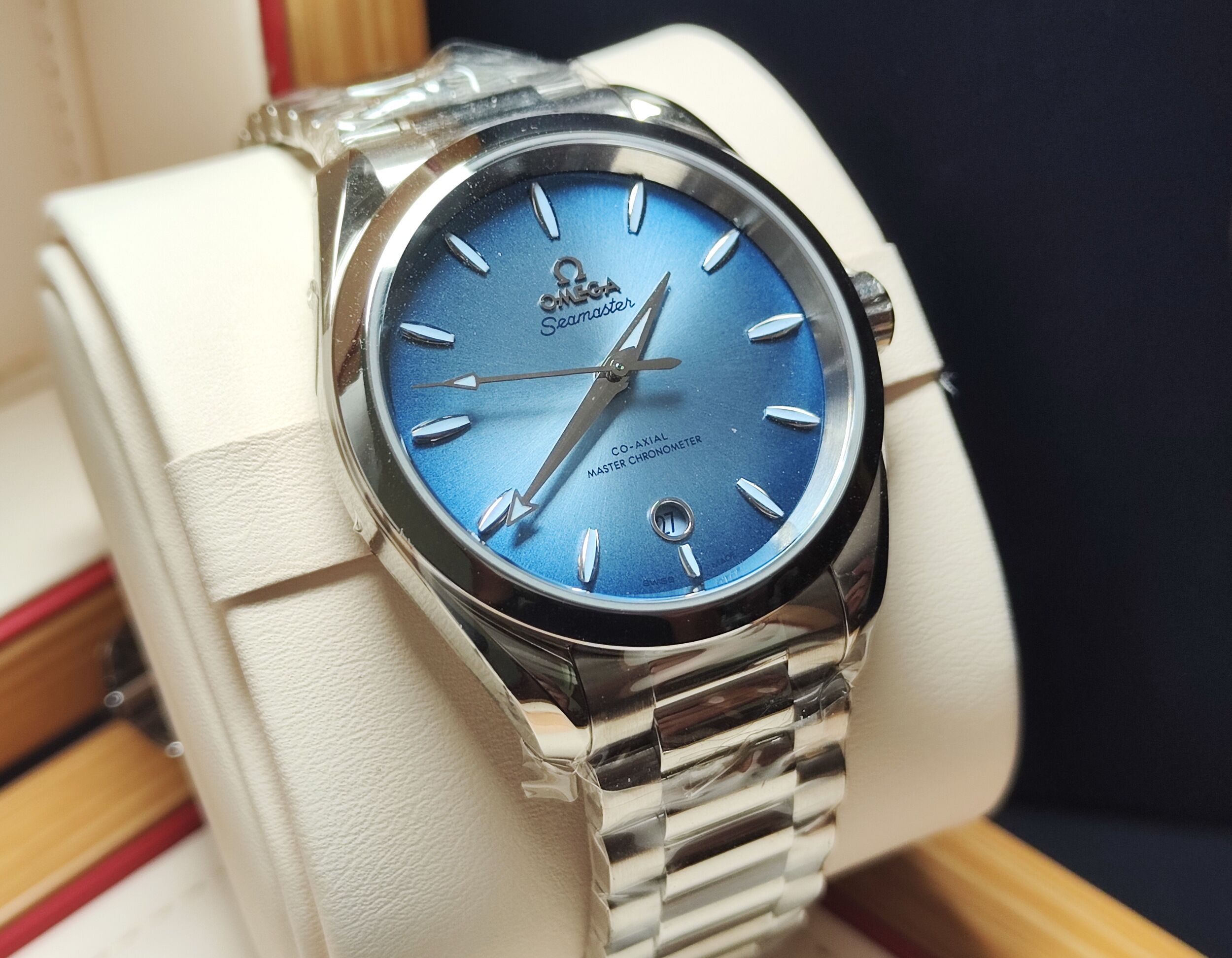 OMEGA 全新 海馬 Summer Blue 漸層藍色面盤 錶徑38mm 自動上鍊 AT150 高抗磁~原廠盒單 國內AD 3