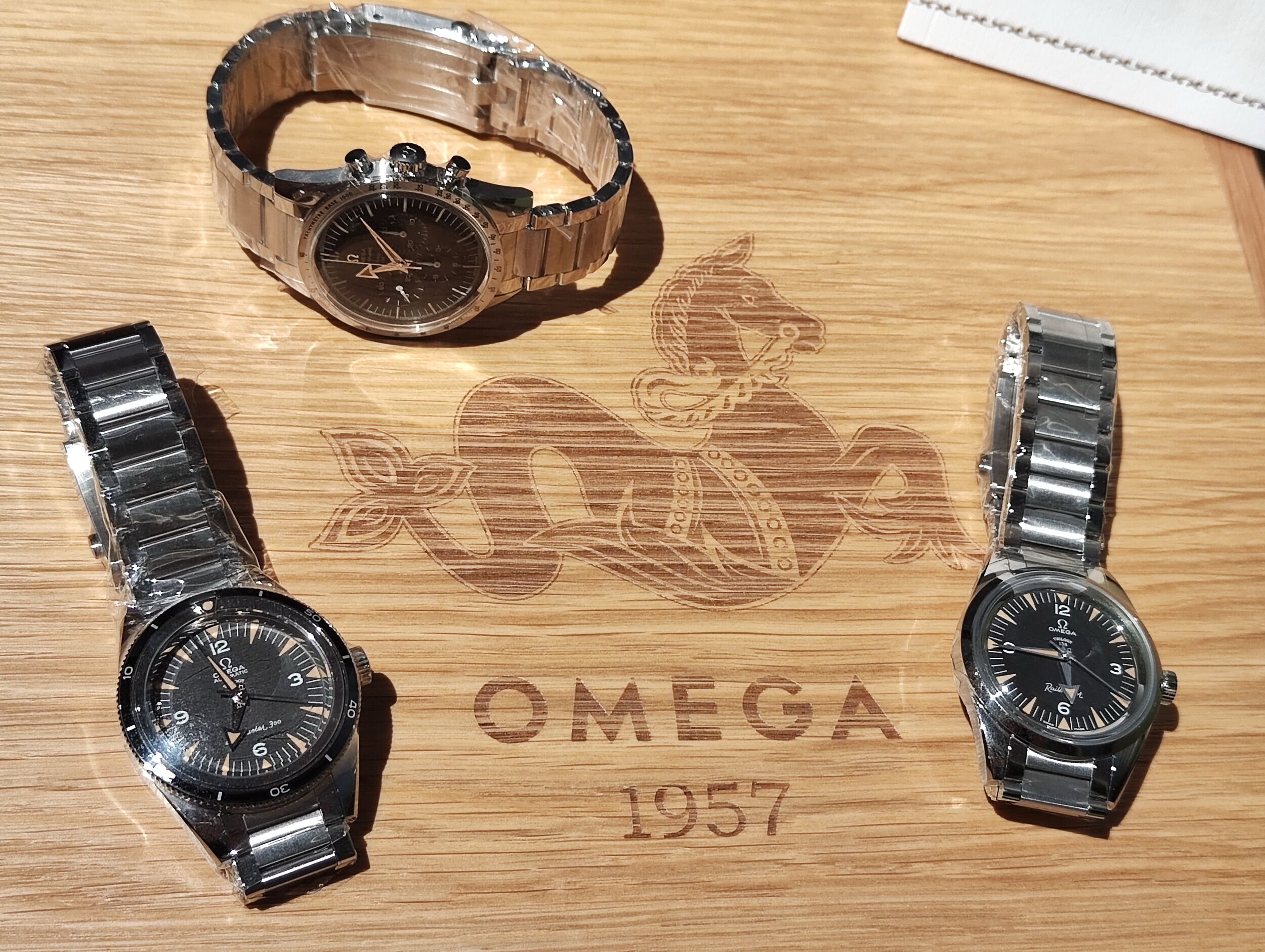 OMEGA 三部曲錶組 海馬 超霸 鐵霸 60周年紀念推出 全球限量557套 值得收藏~原廠盒單 全新不拆賣 5