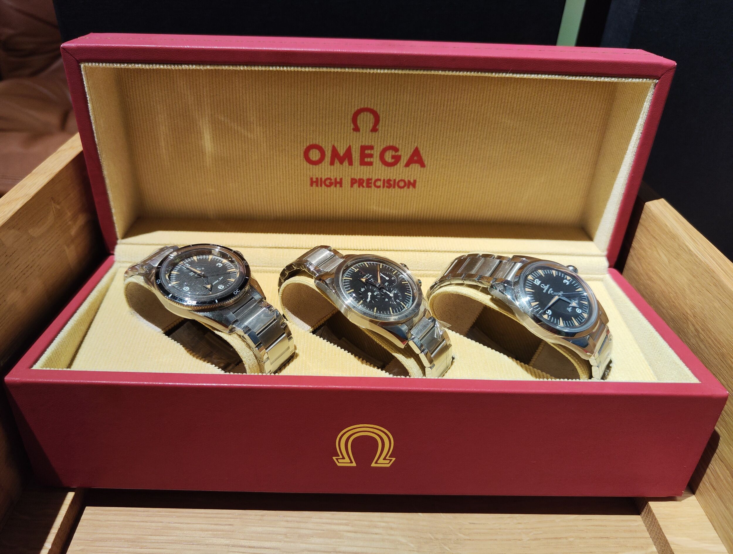 OMEGA 三部曲錶組 海馬 超霸 鐵霸 60周年紀念推出 全球限量557套 值得收藏~原廠盒單 全新不拆賣 10
