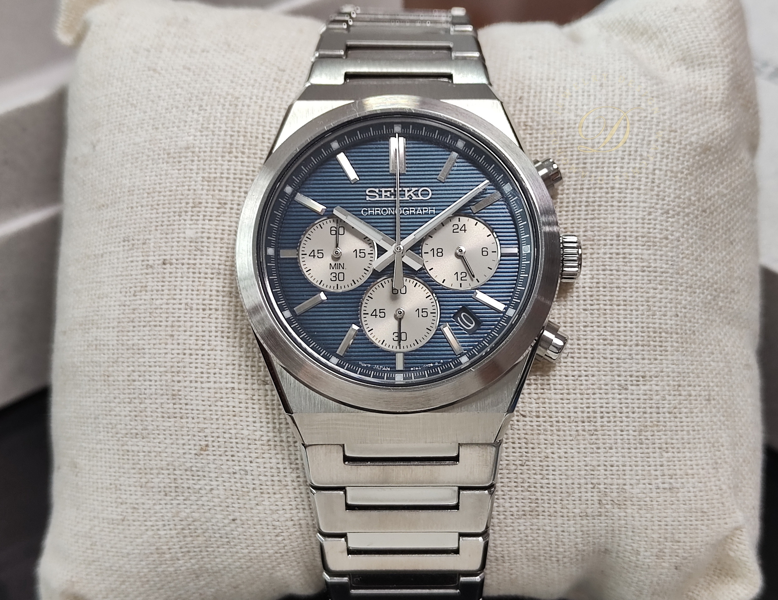 SEIKO 精工 CS系列 藍色橫紋面盤 錶徑40mm 石英機芯 計時功能 熊貓面盤~原廠盒單 2026AD
