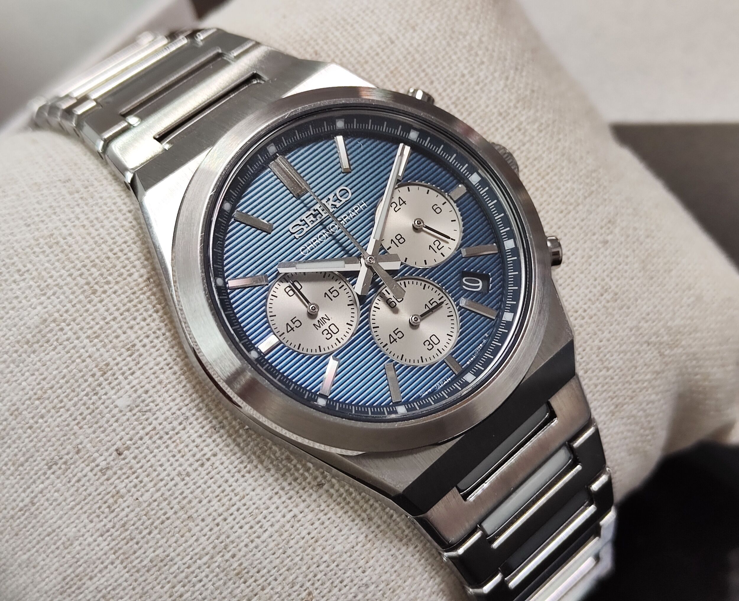 SEIKO 精工 CS系列 藍色橫紋面盤 錶徑40mm 石英機芯 計時功能 熊貓面盤~原廠盒單 2026AD 3