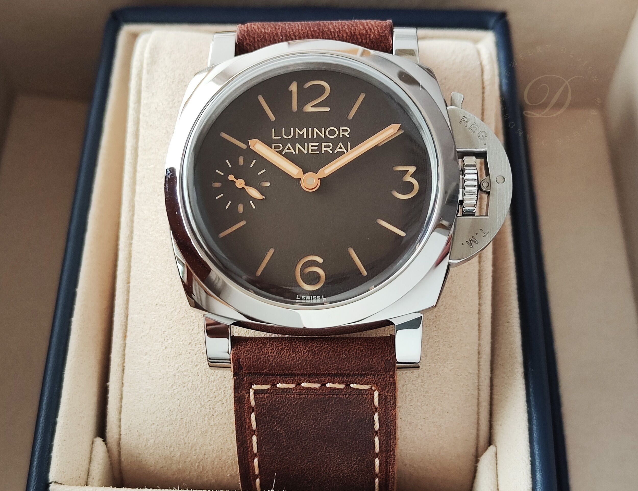 沛納海 全新 PAM1731 大錶徑44mm 金色指針 菸草面 金魚缸風防 手動上鍊~原廠盒單 2026AD