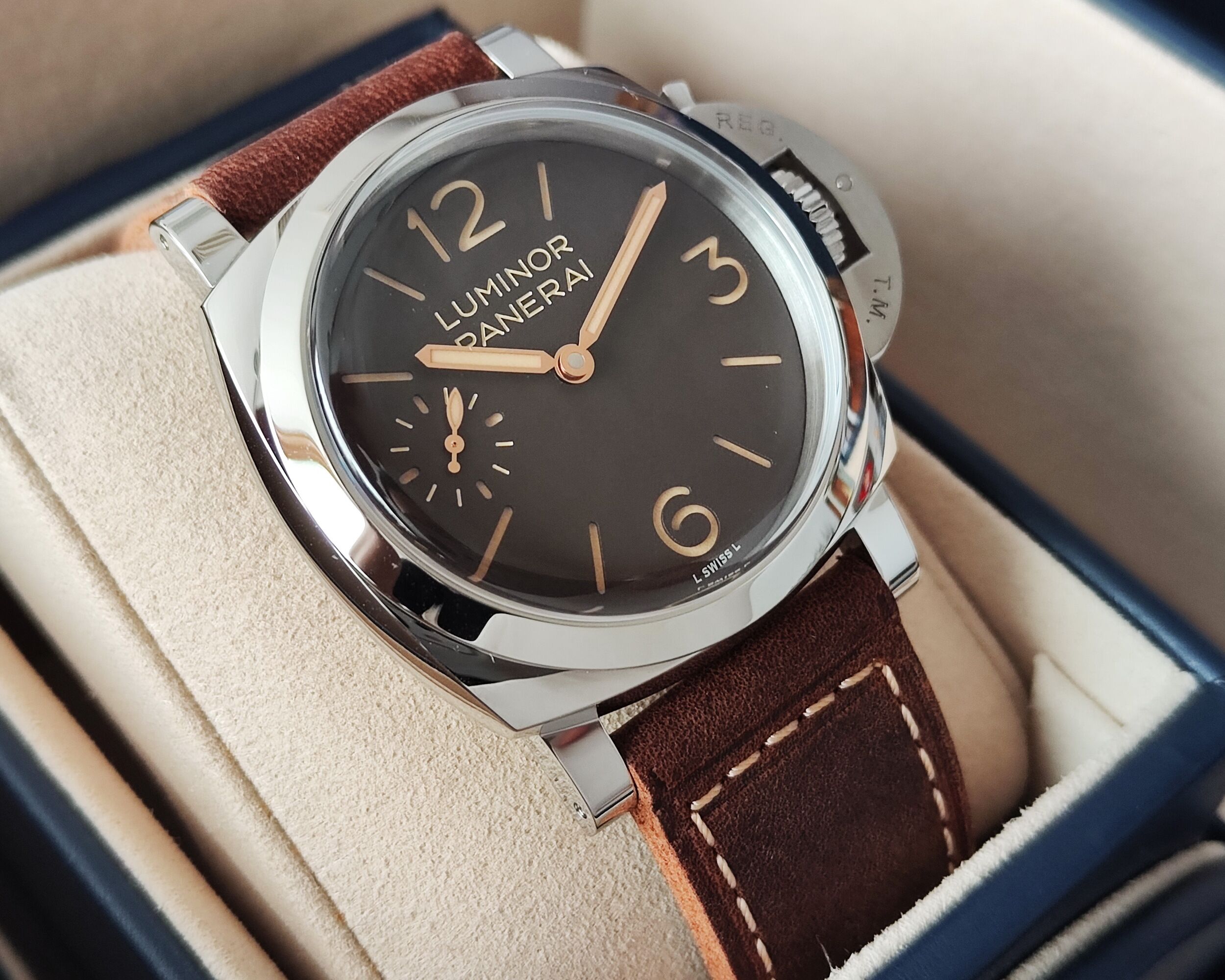 沛納海 全新 PAM1731 大錶徑44mm 金色指針 菸草面 金魚缸風防 手動上鍊~原廠盒單 2026AD 3