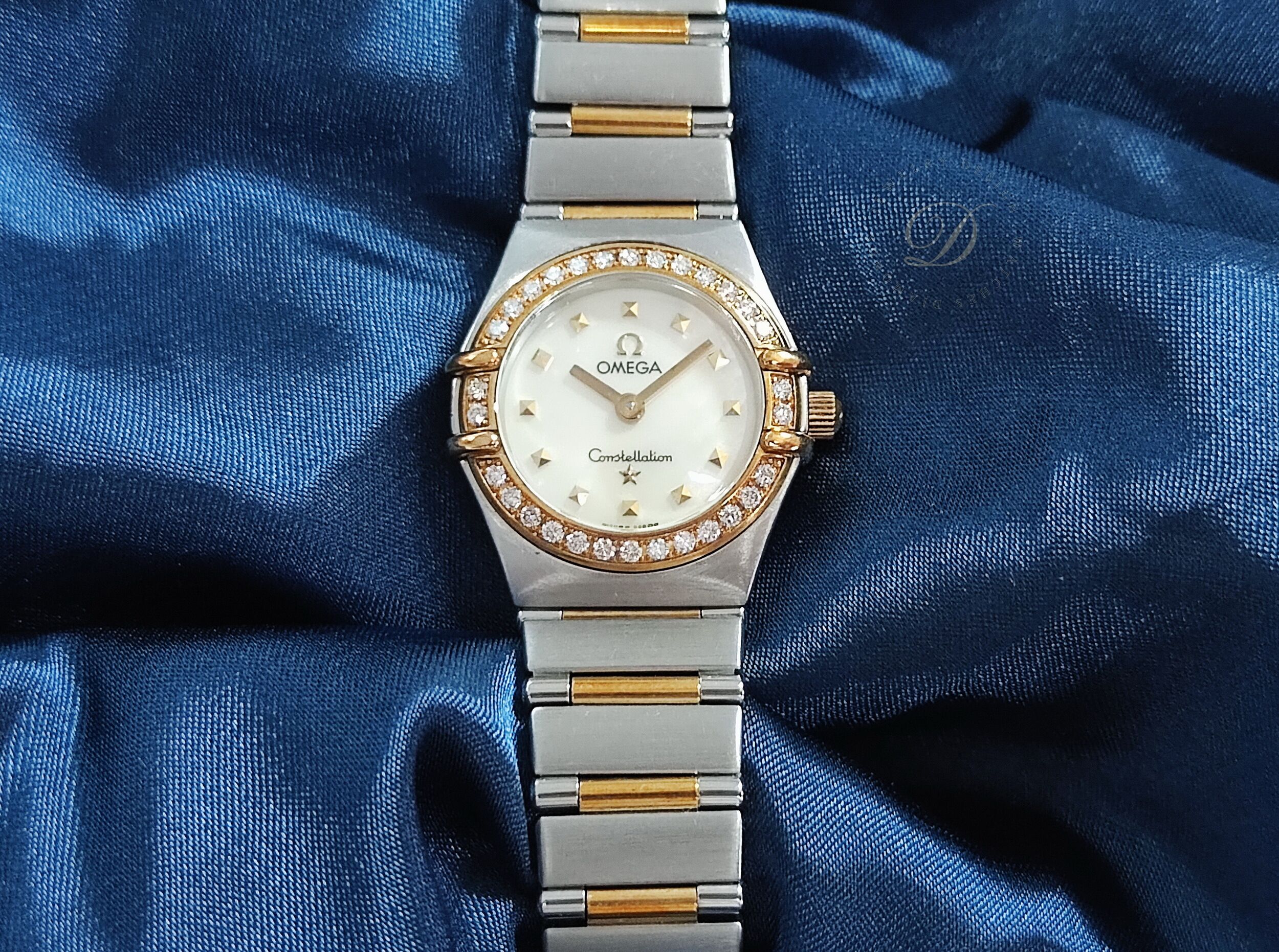 OMEGA 星座系列 女用 原鑲鑽圈 半金錶殼 錶徑22mm 白色貝殼面盤 正常氧化