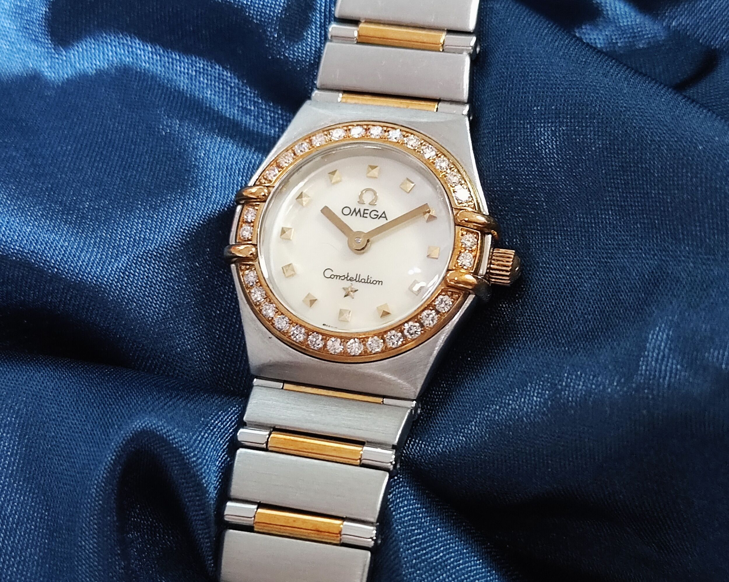 OMEGA 星座系列 女用 原鑲鑽圈 半金錶殼 錶徑22mm 白色貝殼面盤 正常氧化 2