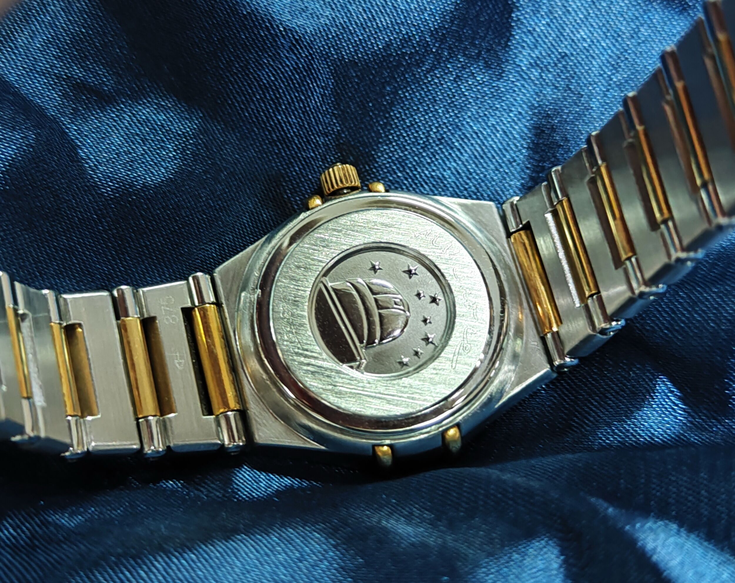 OMEGA 星座系列 女用 原鑲鑽圈 半金錶殼 錶徑22mm 白色貝殼面盤 正常氧化 4