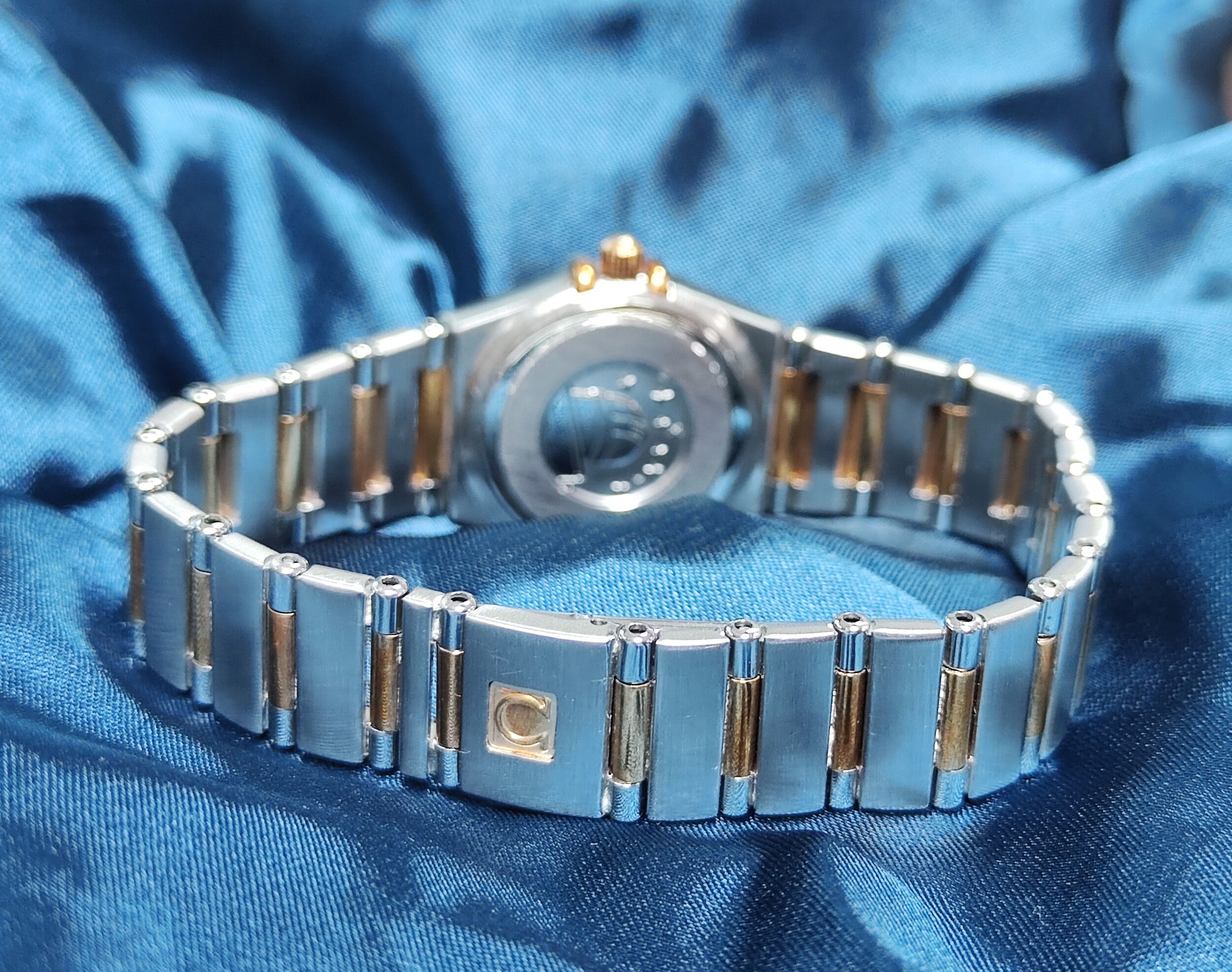 OMEGA 星座系列 女用 原鑲鑽圈 半金錶殼 錶徑22mm 白色貝殼面盤 正常氧化 6