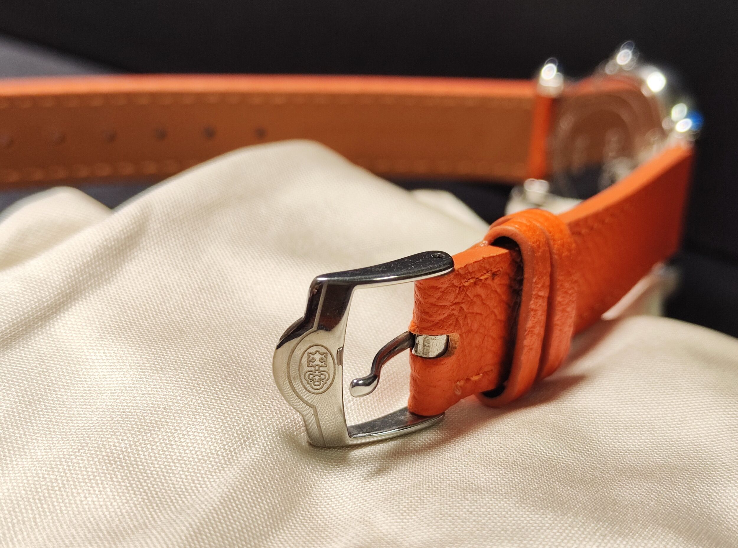 Corum 崑崙 Heart Beat 獨特心型錶殼 原鑲鑽圈 錶徑30mm 粉色珍珠母貝面盤 石英機芯 6