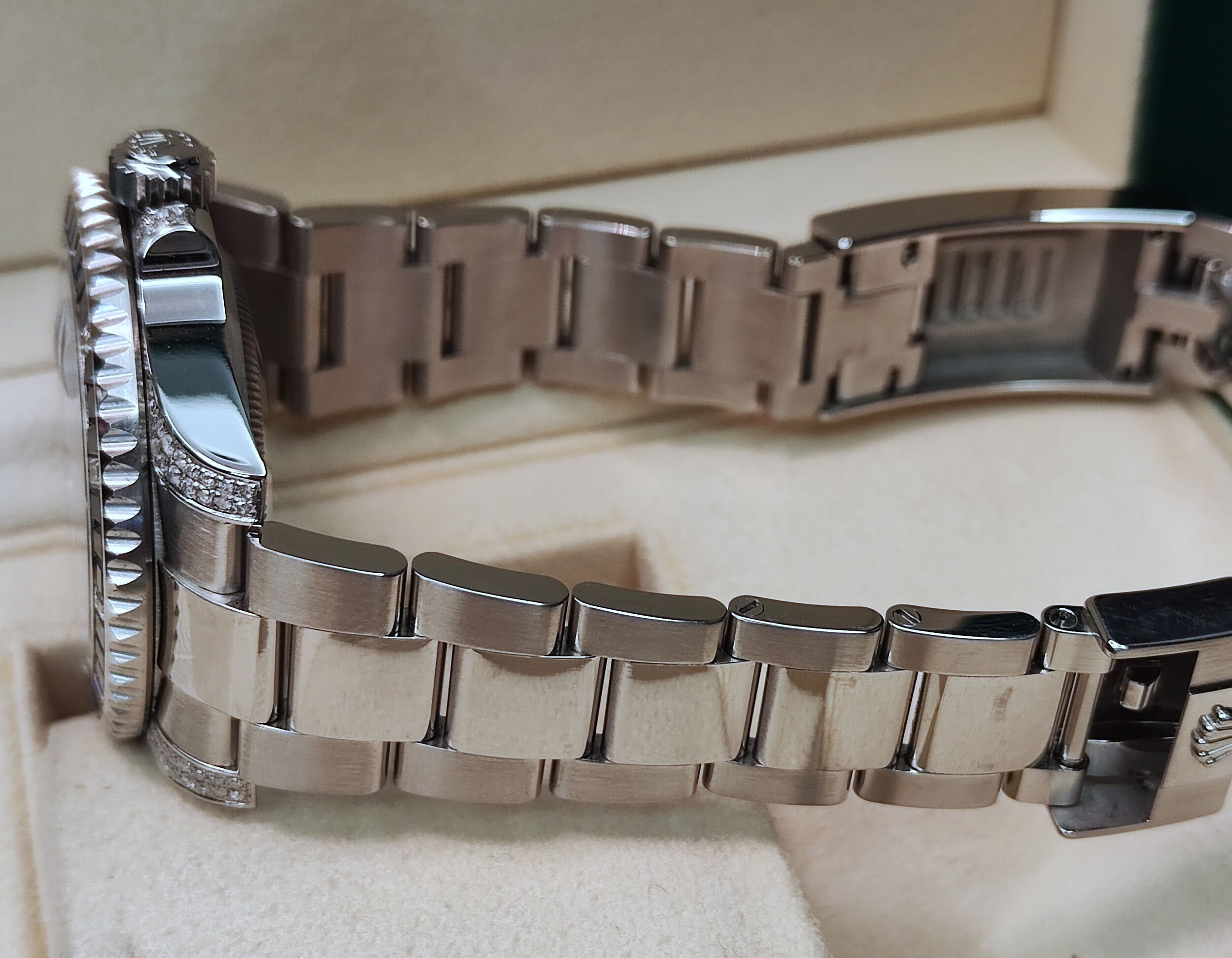 勞力士116610 黑水鬼 精鑲藍寶石外圈 鑽石 錶徑40mm 自動上鍊 渣男款~原廠盒單 116610LN 6