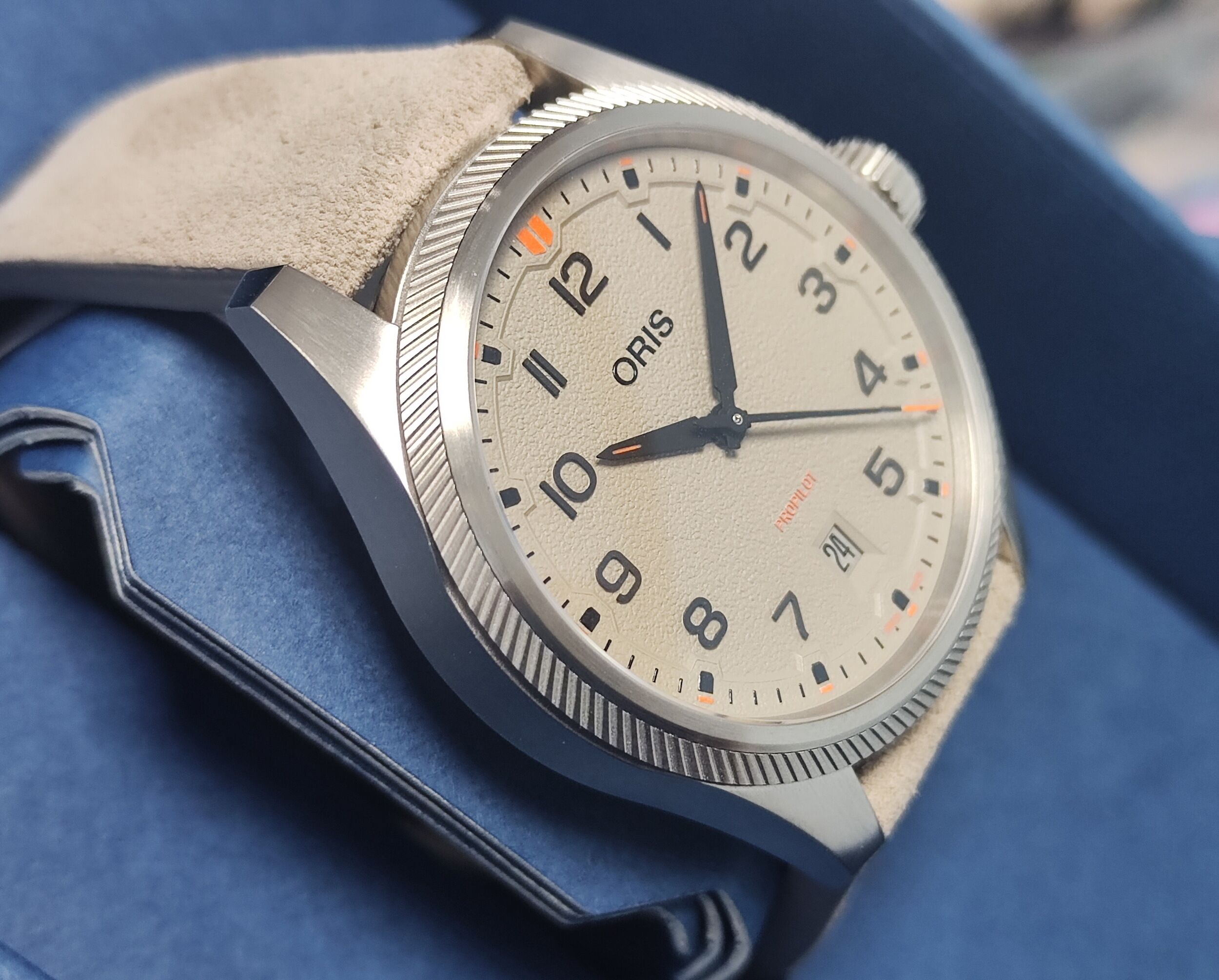 豪力時 ORIS 最新 ProPilot飛行錶 岩白灰面 錶徑41mm 自動上鍊~原廠盒單 2026AD 4