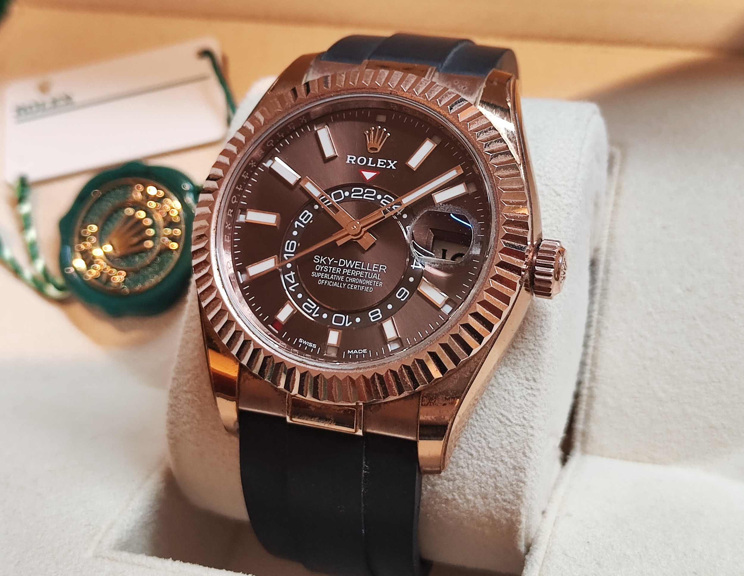 勞力士 326235 玫瑰金 天行者 巧克力面盤 大錶徑42mm 沙羅年曆功能 咖啡面 摺疊扣~原廠盒單 2021 2
