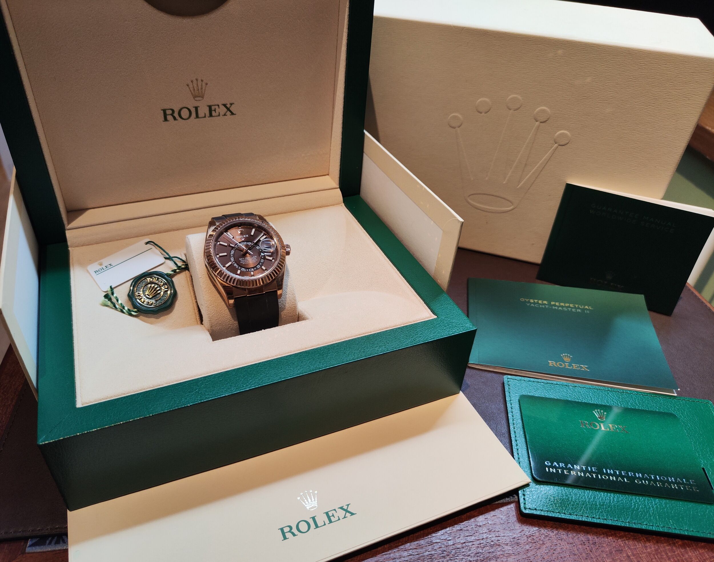 勞力士 326235 玫瑰金 天行者 巧克力面盤 大錶徑42mm 沙羅年曆功能 咖啡面 摺疊扣~原廠盒單 2021 5