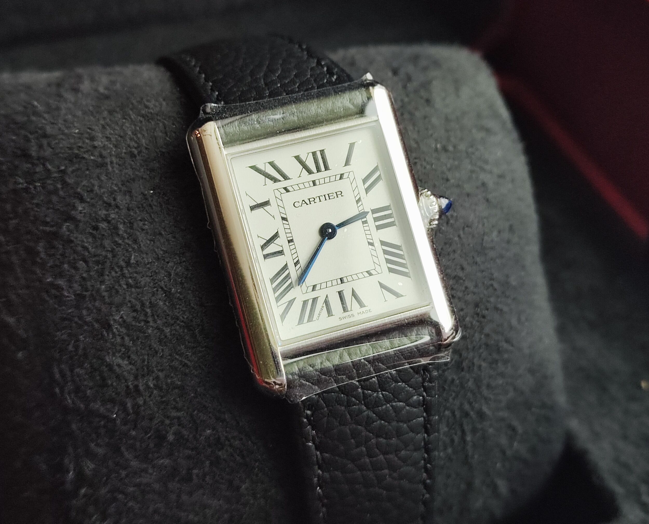 卡地亞 CARTIER 全新 坦克 SolarBeat 光電石英機芯 白色面盤 大型錶徑25.5mm 羅馬數字~原廠盒單 2026 3