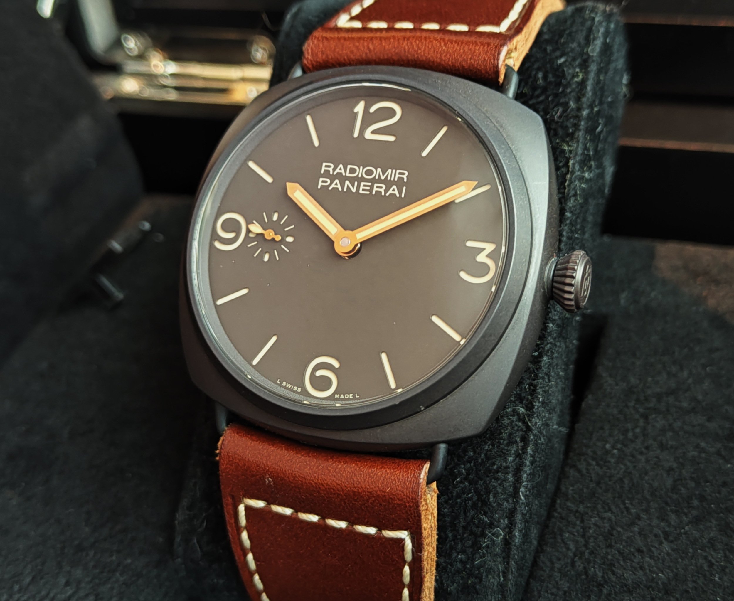 沛納海 PAM504 黑色陶瓷錶殼 大錶徑47mm 手動上鍊 金色指針~原廠盒單 Radiomir 2
