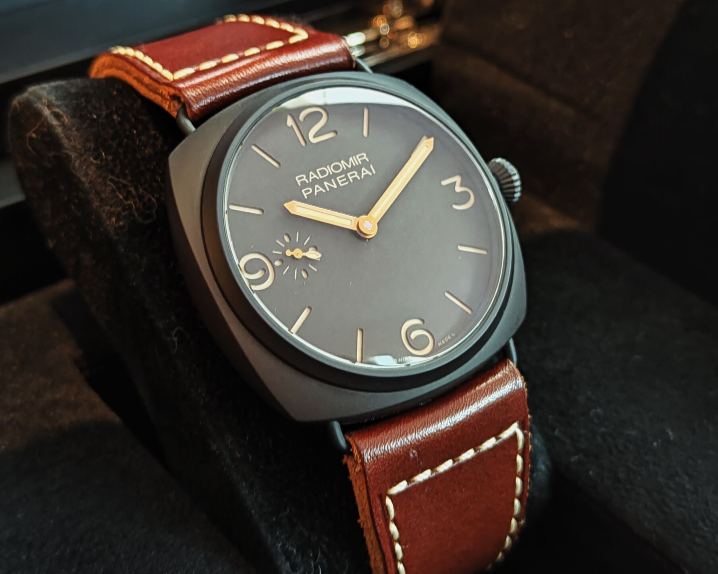 沛納海 PAM504 黑色陶瓷錶殼 大錶徑47mm 手動上鍊 金色指針~原廠盒單 Radiomir 3