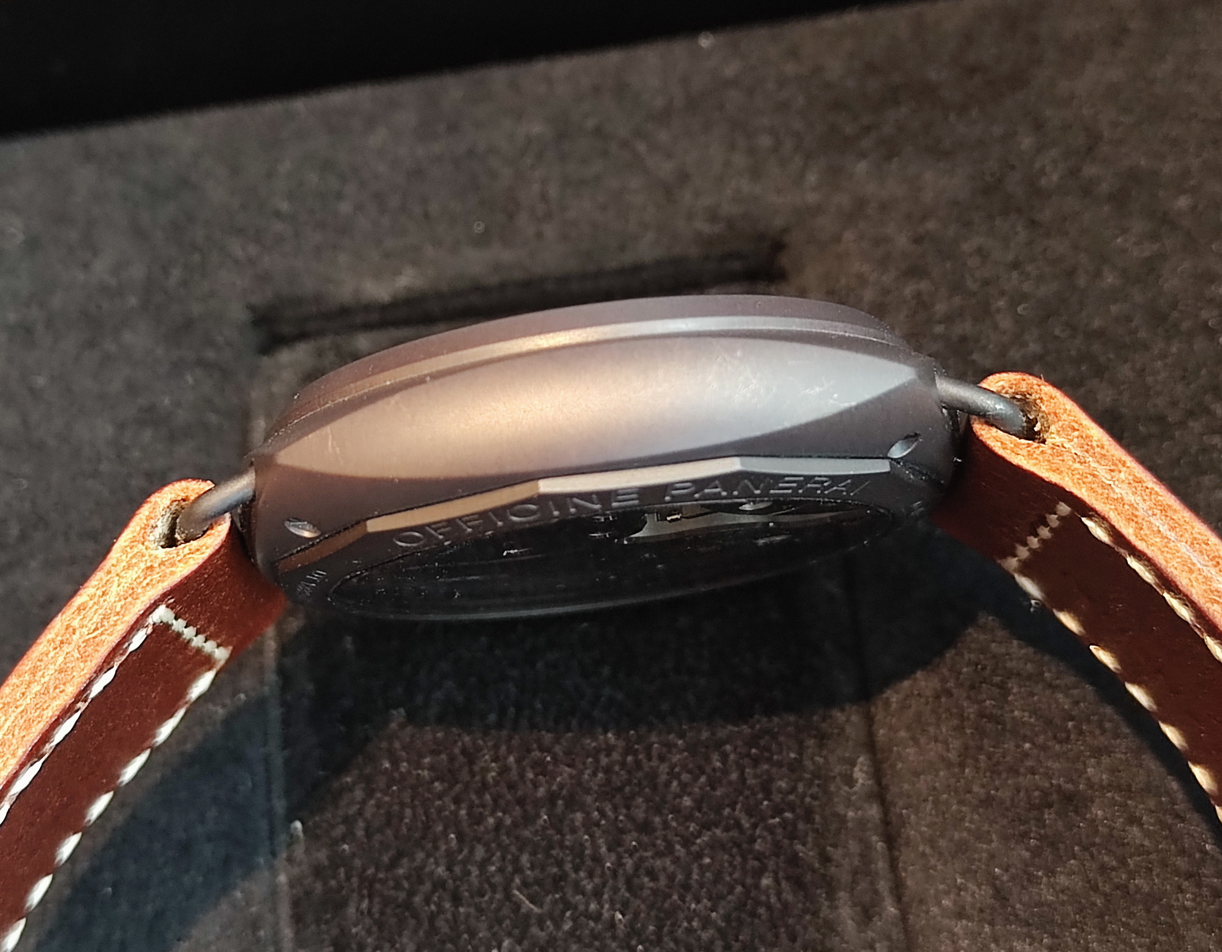 沛納海 PAM504 黑色陶瓷錶殼 大錶徑47mm 手動上鍊 金色指針~原廠盒單 Radiomir 6