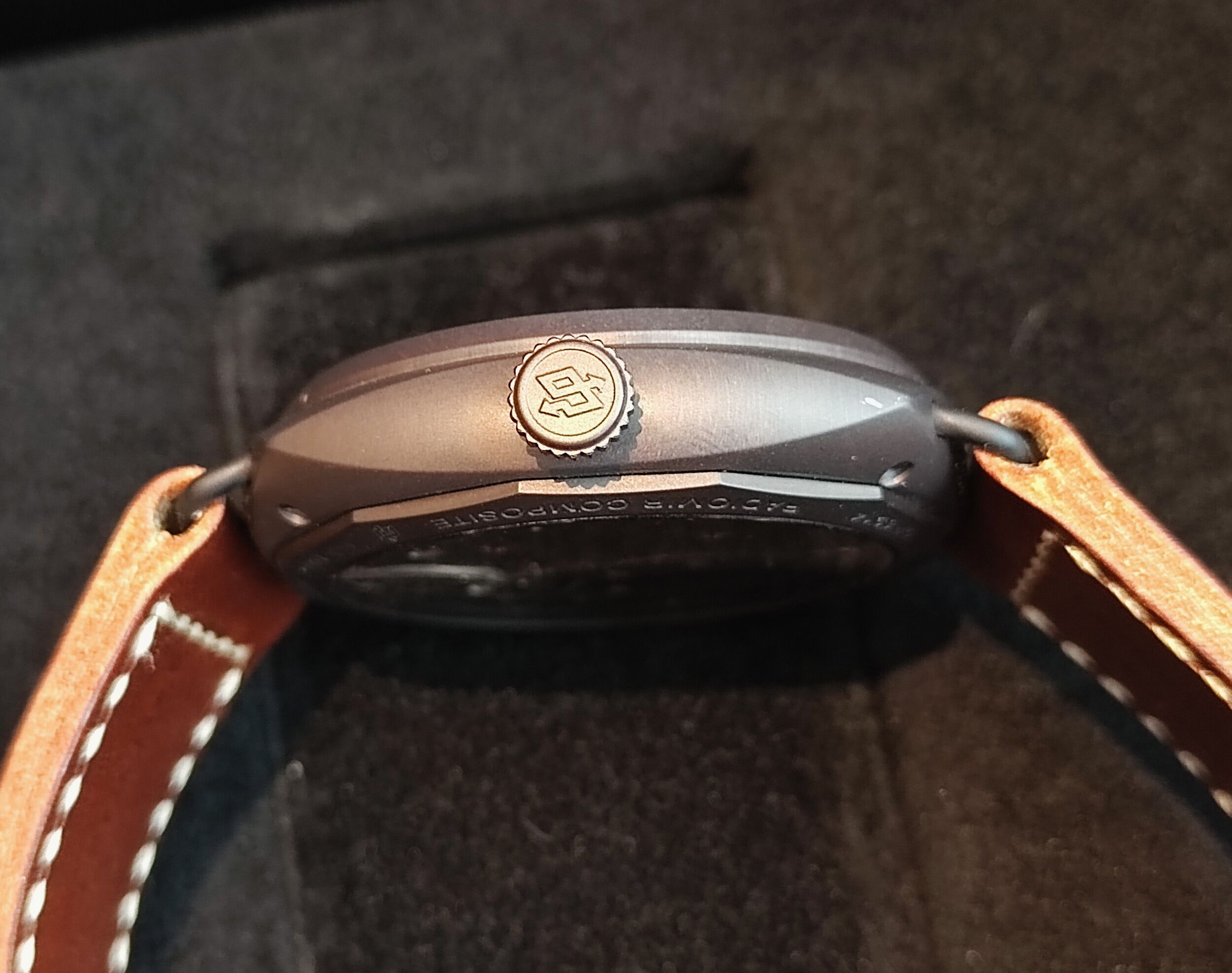 沛納海 PAM504 黑色陶瓷錶殼 大錶徑47mm 手動上鍊 金色指針~原廠盒單 Radiomir 4