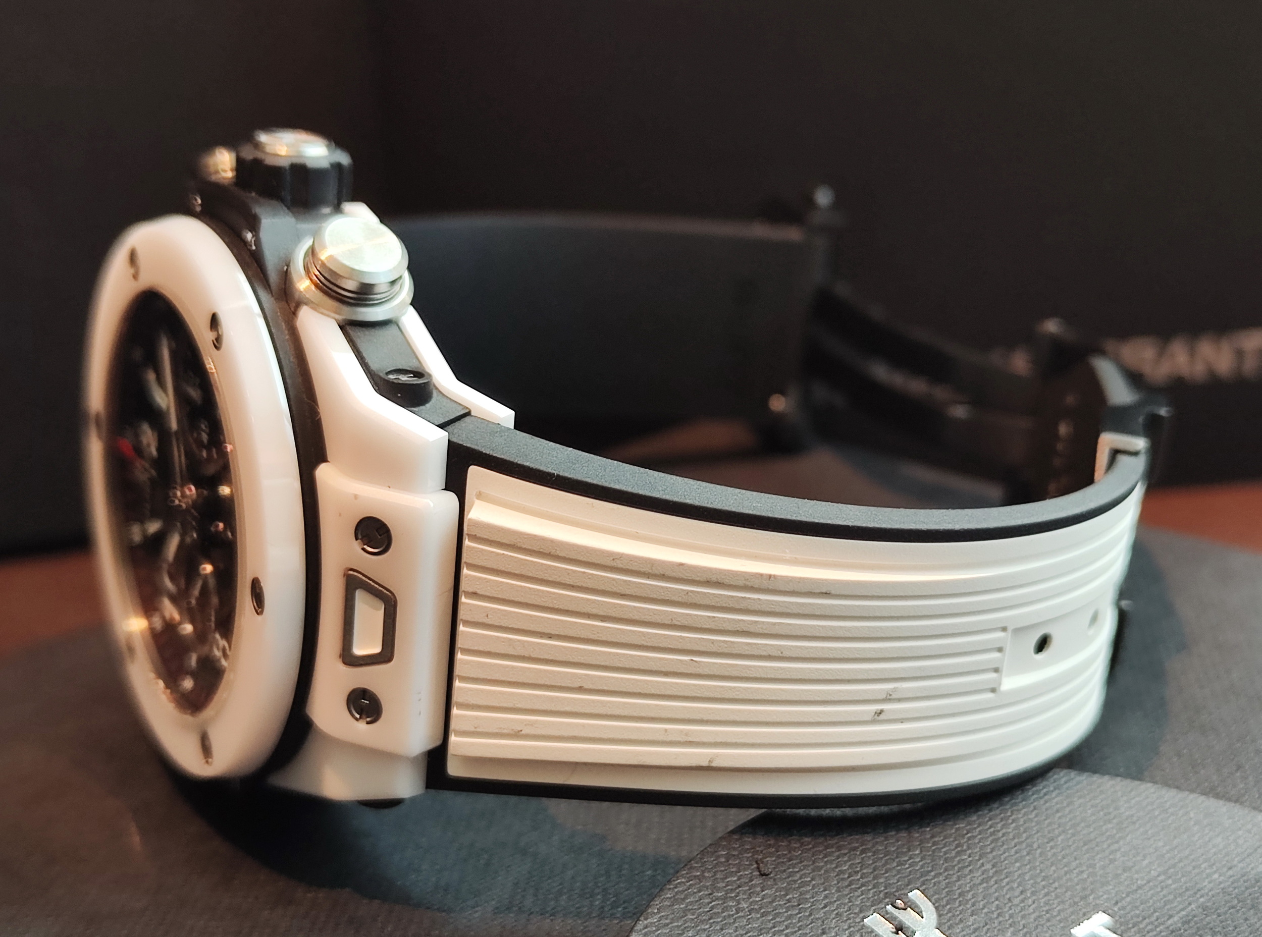 HUBLOT 宇舶 Big Bang 大爆炸 鏤空面盤 白陶瓷+鈦金屬 大錶徑45mm 自動上鍊 計時功能 宇鉑~原廠盒單 6