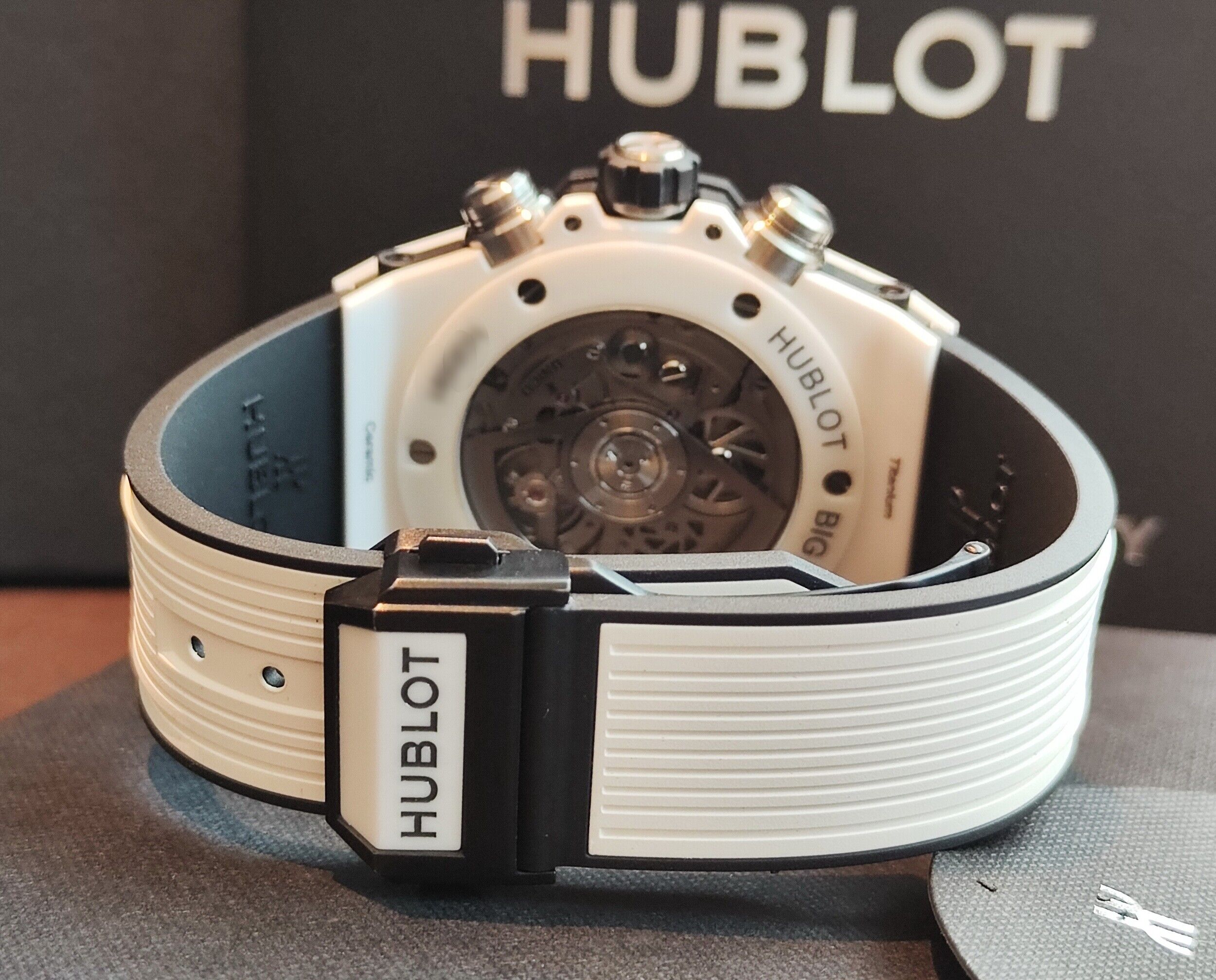 HUBLOT 宇舶 Big Bang 大爆炸 鏤空面盤 白陶瓷+鈦金屬 大錶徑45mm 自動上鍊 計時功能 宇鉑~原廠盒單 7