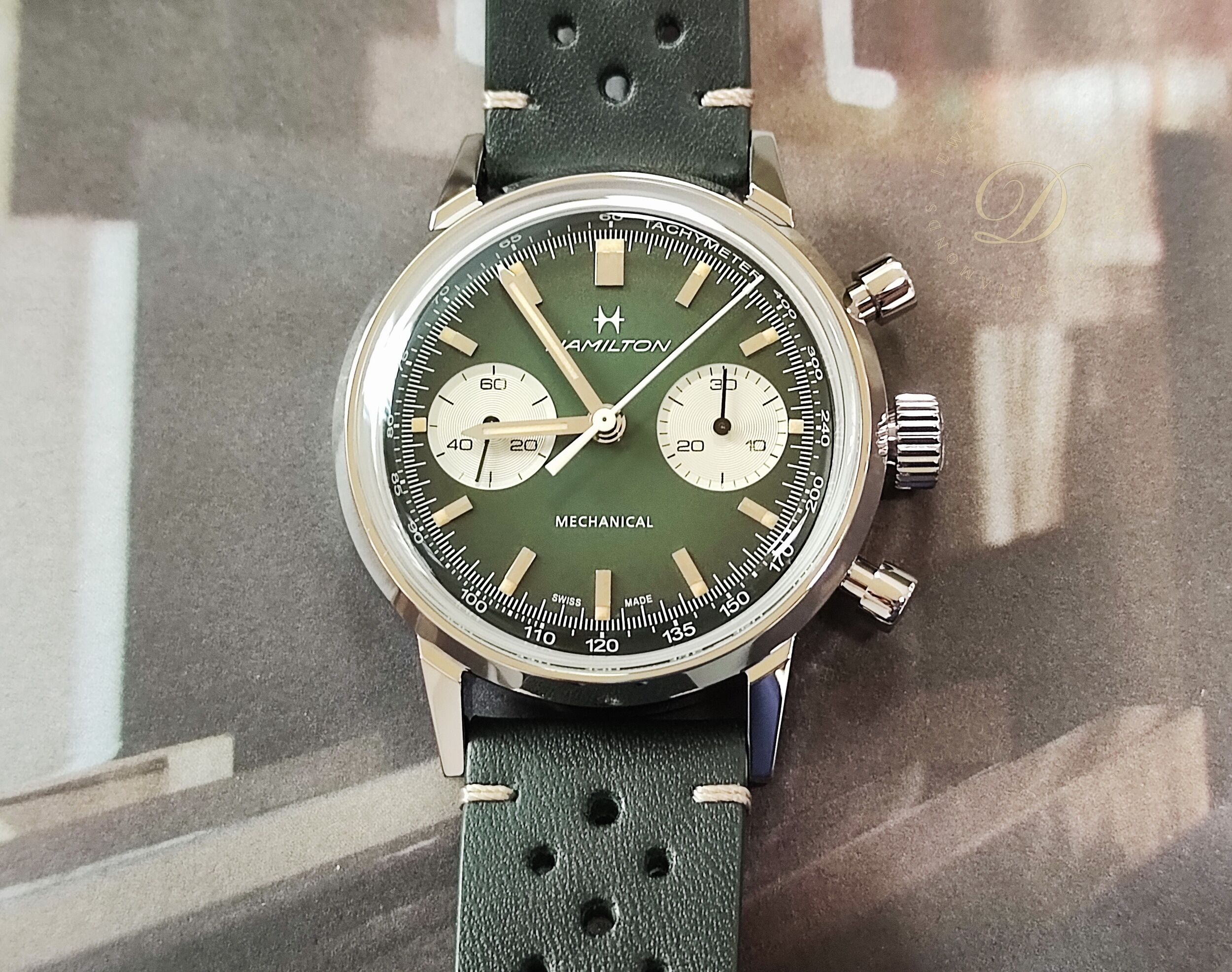 漢米爾頓 全新 古典賽車錶 漸層綠色面盤 錶徑40mm 手動上鍊 熊貓面 原廠米蘭錶帶~原廠盒單 2026AD